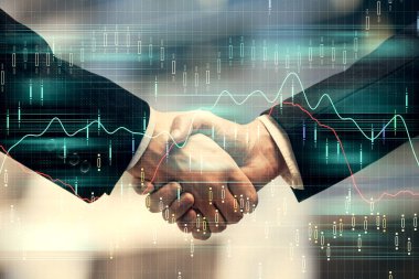 Forx grafik hologramı ve iki adamın el sıkışması. Borsa konsepti.