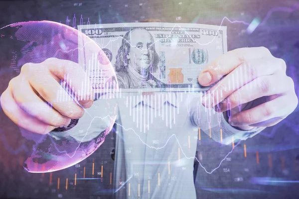 Multi exponering av forex diagram rita hologram och USA dollar räkningar och manshänder. Koncept för teknisk analys. — Stockfoto