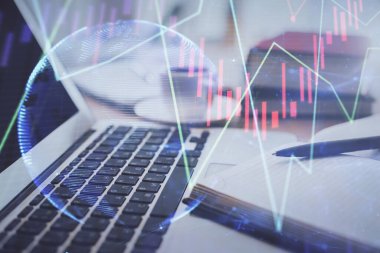 Finans şeması çizimine ve masaüstüne kahve ve masa arkasında eşyalar ile çifte pozlama. Önx piyasa ticareti kavramı