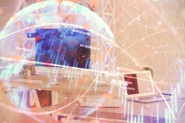 Finansal grafik çizimine ve ofis içi arka planına çifte maruz kalma. Borsa konsepti.