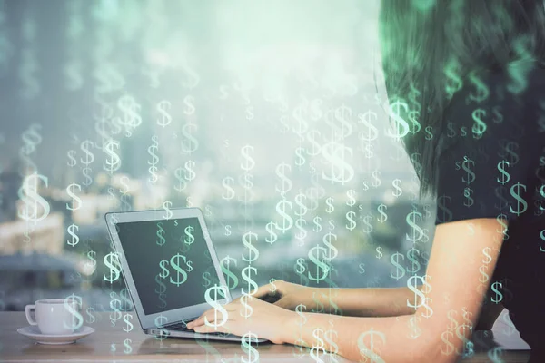 Doble exposición de las manos de la mujer de negocios escribiendo en la computadora y el dibujo del holograma gráfico de divisas. Concepto de análisis financiero. — Foto de Stock