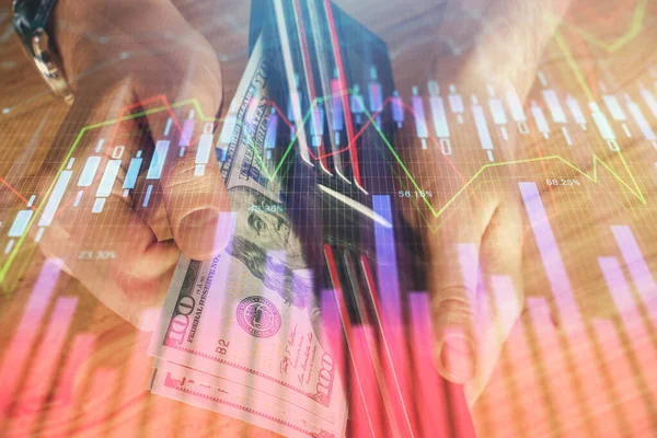 Multi blootstelling van forex grafiek tekenen hologram en Amerikaanse dollars biljetten en man handen. Technisch analyseconcept. — Stockfoto