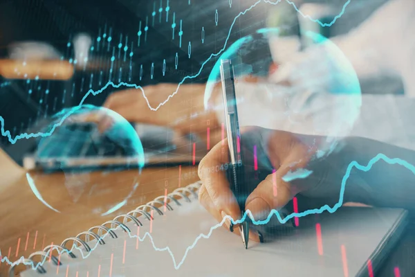 Ön x çizelgesinin arka plan notları alan insanların üzerini çizerken çift pozlama. Mali analiz kavramı