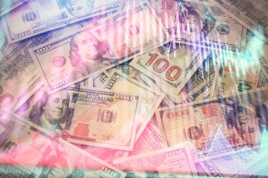 Forx grafiğinin çok sayıda görüntüsü bize dolar banknotları arka planında görünüyor. Finansal başarı piyasası kavramı.