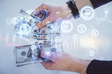 Finansal grafiğe çoklu pozlama hologram, Amerikan dolarları ve insan eli. Analiz kavramı.