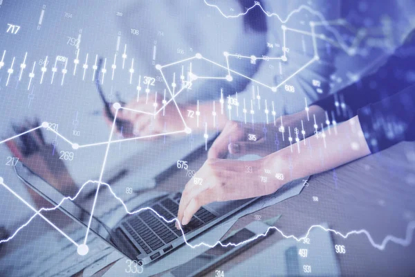 Multi exponering av kvinnliga händer skriva på dator och finansiella diagram hologram ritning. Begreppet börsanalys. — Stockfoto