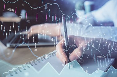 Ön x çizelgesinin arka plan notları alan insanların üzerini çizerken çift pozlama. Mali analiz kavramı