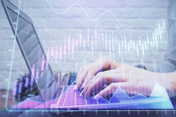 Mehrfachbelichtung von Frauenhänden beim Tippen auf Computer- und Forex-Diagramm-Hologrammzeichnung. Aktienmarktanalysekonzept. — Stockfoto