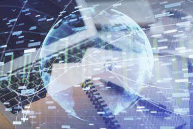 Masa arkasında kahve ve eşyalar olan iki kat iş teması çizimi ve masaüstü görüntüsü. Pazar ticareti kavramı