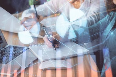 Ön x çizelgesinin arka plan notları alan insanların üzerini çizerken çift pozlama. Mali analiz kavramı