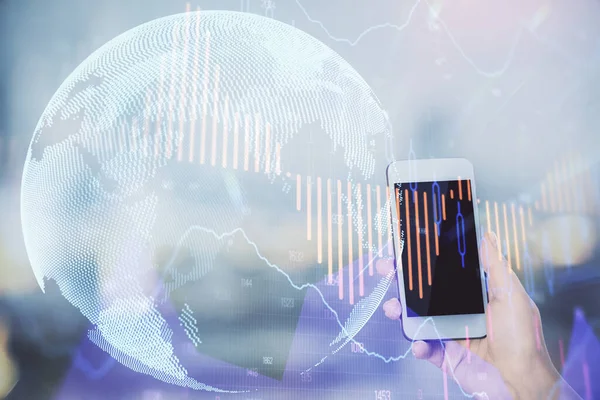 Ön x çizelgesine çift pozlama, hologram çizimi ve cep telefonu kullanan bir kadın. Borsa konsepti.