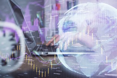 Bilgisayarda ve ön x grafik hologram çiziminde kadın eli yazarken çift pozlama. Borsa yatırım kavramı.