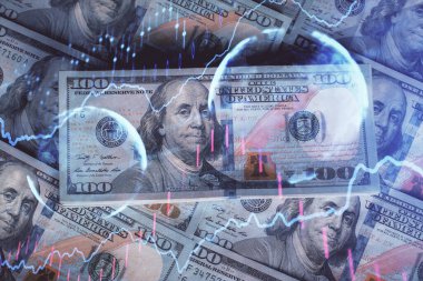 Forx grafiğinin çok sayıda görüntüsü bize dolar banknotları arka planında görünüyor. Finansal başarı piyasası kavramı.