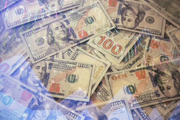 Forx grafiğinin çok sayıda görüntüsü bize dolar banknotları arka planında görünüyor. Finansal başarı piyasası kavramı. — Stok fotoğraf