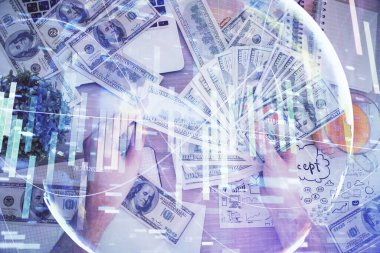 Finansal temaya çok fazla maruz kalma hologram, Amerikan dolarları ve erkek eli. İş konsepti.