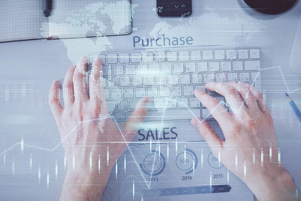 Doppelbelichtung der Hände beim Tippen über Laptop-Tastatur und Forex-Diagramm-Hologrammzeichnung. Ansicht von oben. Finanzmarktkonzept. — Stockfoto