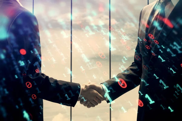 双曝光的数据主题全息图和握手两名男子.信息技术行业的伙伴关系概念. — 图库照片
