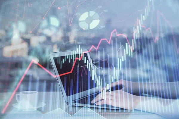 Dubbel exponering av affärskvinna händer skriva på dator och forex diagram hologram ritning. Begreppet finansiell analys. — Stockfoto