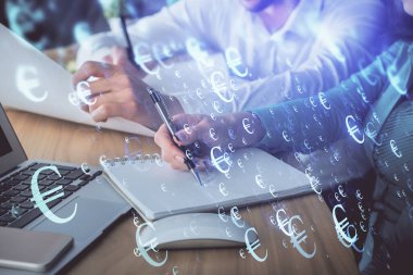 Ön x çizelgesinin arka plan notları alan insanların üzerini çizerken çift pozlama. Mali analiz kavramı