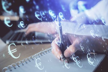 Ön x çizelgesinin arka plan notları alan insanların üzerini çizerken çift pozlama. Mali analiz kavramı