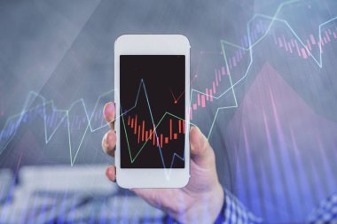 Erkeklerin el ele tutuşup dijital bir cihaz ve ön grafik çizimi kullanırken çift pozlama. Finansal piyasa kavramı.