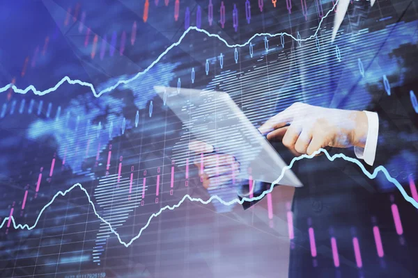 Doble exposición de las manos del hombre sosteniendo y utilizando un dispositivo digital y dibujo gráfico de divisas. Concepto de mercado financiero. — Foto de Stock