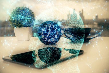 Beyin temalı çizimlere ve cep telefonu geçmişine çifte maruz kalma. Bilgi kavramı