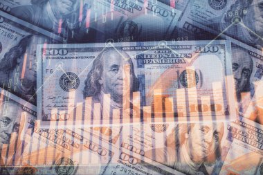 Forx grafiğinin çok sayıda görüntüsü bize dolar banknotları arka planında görünüyor. Finansal başarı piyasası kavramı.