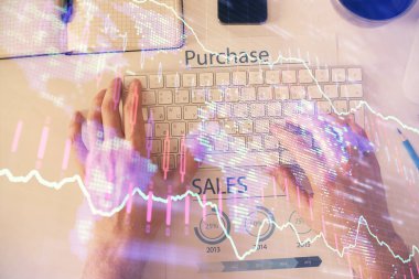 Dizüstü bilgisayar klavyesini ve ön x çizim hologramını yazarken çift pozlama. Üst Manzara. Finans piyasası kavramı.