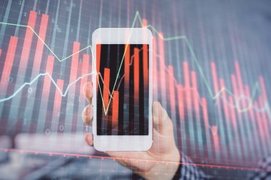 Erkeklerin el ele tutuşup dijital bir cihaz ve ön grafik çizimi kullanırken çift pozlama. Finansal piyasa kavramı.