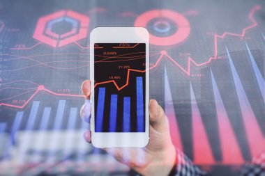 Erkeklerin el ele tutuşup dijital bir cihaz ve ön grafik çizimi kullanırken çift pozlama. Finansal piyasa kavramı.