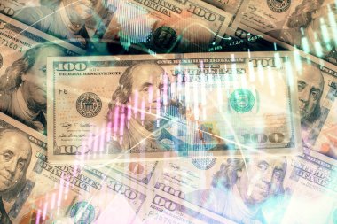 Forx grafiğinin çok sayıda görüntüsü bize dolar banknotları arka planında görünüyor. Finansal başarı piyasası kavramı.