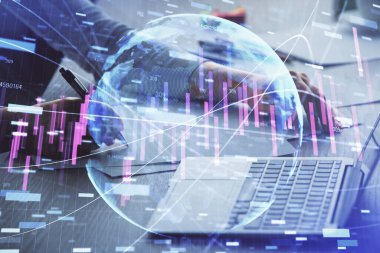 İş kadını ellerinin bilgisayar ve ön x çizelge hologramı çizimlerinde çifte pozlama. Mali analiz kavramı.