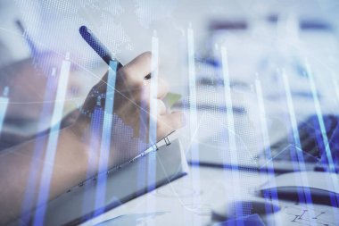 Ön x grafiğinin arka plan notları alan insanların üzerini çizerken çift pozlama. Mali analiz kavramı