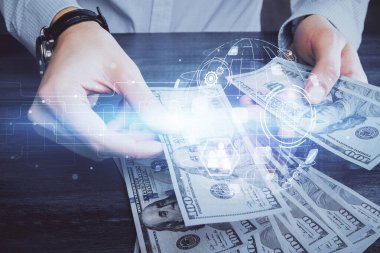 Sosyal ağ temasının çoklu pozlandırılması hologram, Amerikan dolarları ve insan eli.