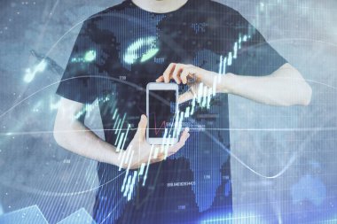 Erkeklerin el ele tutuşup dijital bir cihaz ve ön grafik çizimi kullanırken çift pozlama. Finansal piyasa kavramı.