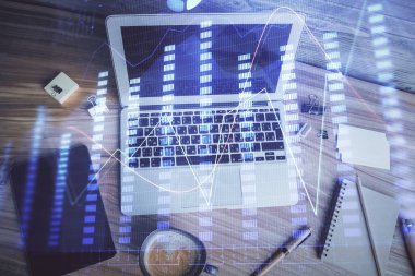 Bilgisayarla arka plan üzerine iki kat mali şema çizimi. Araştırma ve analiz kavramı. Üst görünüm.