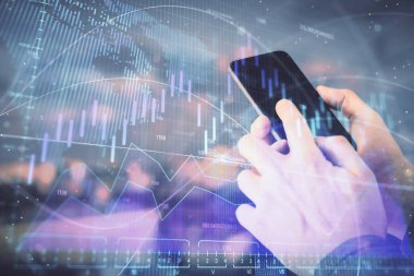 Bir adamın elini tutarken ve dijital bir cihaz ve ön grafik çizimi kullanırken çift pozlama. Finansal piyasa kavramı.