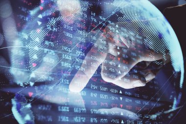 Adamın elini tutarken ve telefon kullanırken ve uluslararası iş teması çizerken çift pozlama.