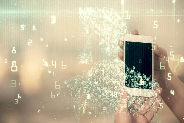 Teknolojiye çifte maruz kalma, hologram ve cep telefonu kullanan bir kadın..