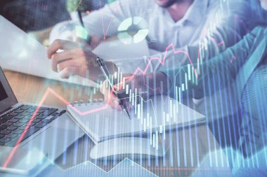 Ön x çizelgesinin arka plan notları alan insanların üzerini çizerken çift pozlama. Mali analiz kavramı