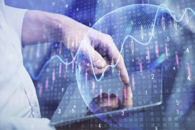 Erkeklerin el ele tutuşup dijital bir cihaz ve ön grafik çizimi kullanırken çift pozlama. Finansal piyasa kavramı.