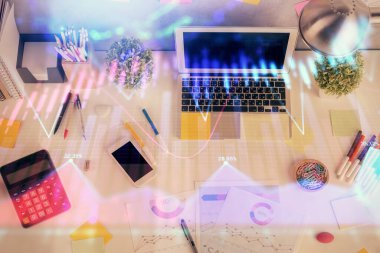 Bilgisayarla ön plan arkaplanını çizerken çift pozlama. Finansal araştırma ve analiz kavramı. Üst görünüm.