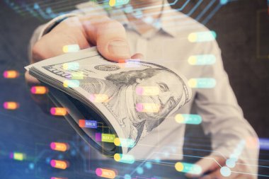 Teknolojinin iki katına çıkması hologram, dolar banknotları ve insan eli. Veri kavramı