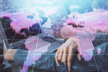 Kadın ve erkeğin birlikte çalışması ve finansal temalı hologram. Uluslararası iş kavramı. Bilgisayar arkaplanı.