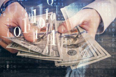 Teknolojiye çoklu maruz kalma hologram, dolar banknotları ve insan eli. Veri kavramı