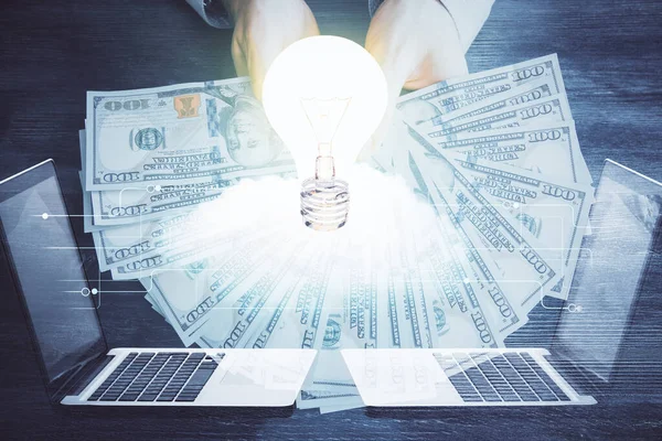 Multi Exponering Glödlampa Rita Hologram Och Usa Dollar Räkningar Och — Stockfoto