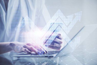 Oklar, hologramlar ve mobil cihaz kullanan kadınlar çift pozlu. Başarı konsepti.