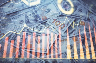 Forx grafiğinin çok sayıda görüntüsü bize dolar banknotları arka planında görünüyor. Finansal başarı piyasası kavramı.