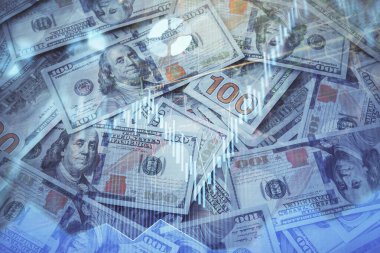 Forx grafiğinin çok sayıda görüntüsü bize dolar banknotları arka planında görünüyor. Finansal başarı piyasası kavramı.